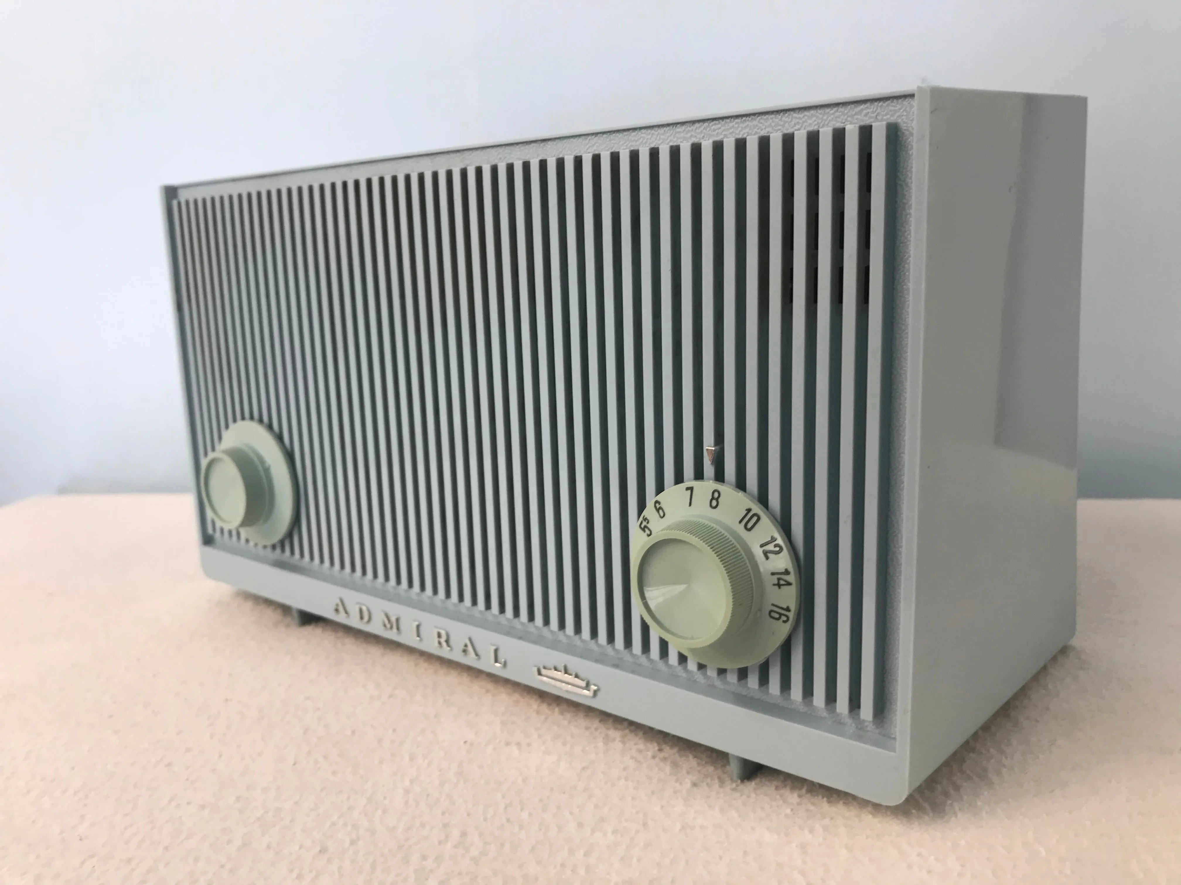 Admiral YG729 Baby Blue Tube Radio With Bluetooth input.