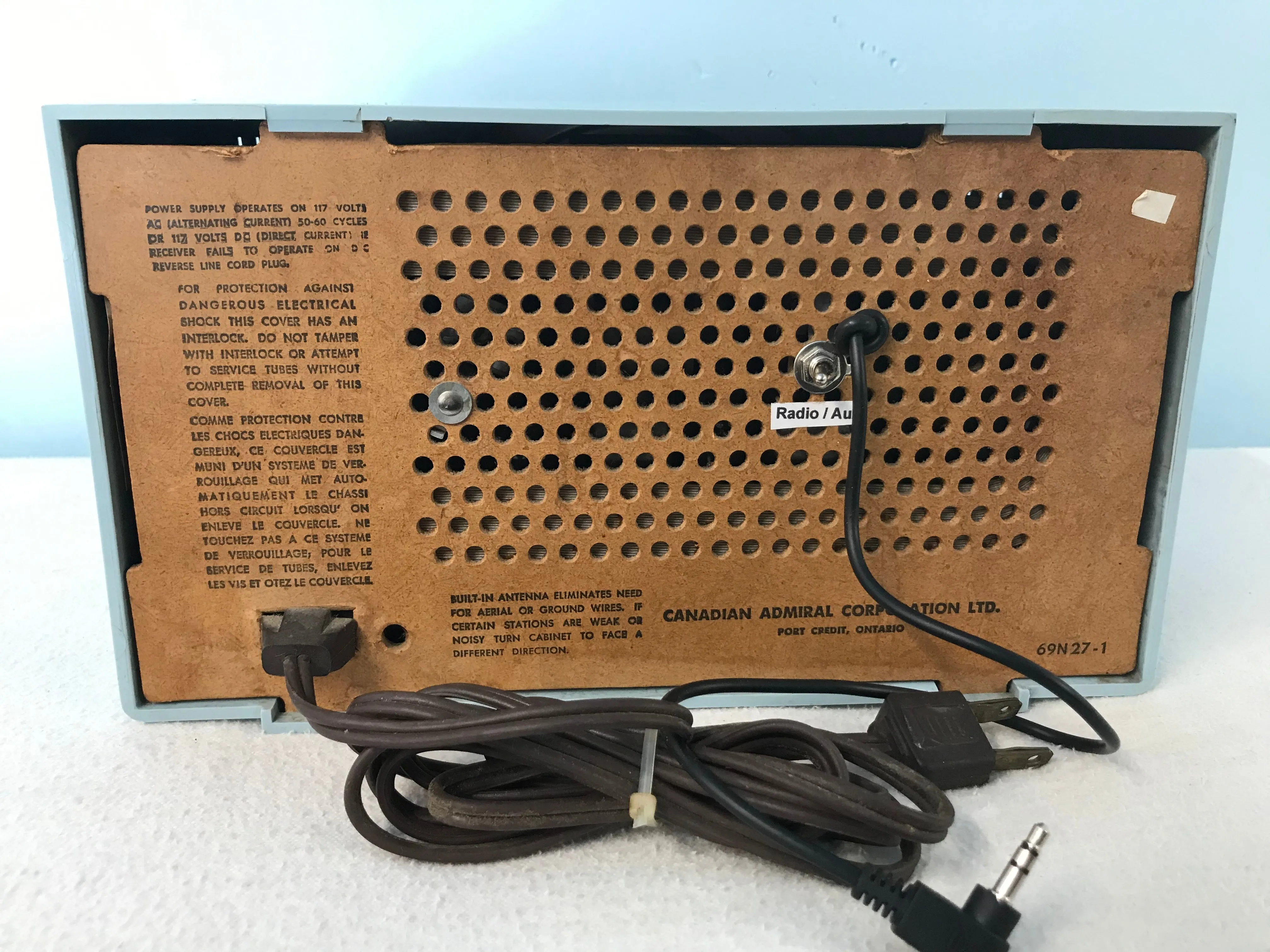 Admiral YG729 Baby Blue Tube Radio With Bluetooth input.