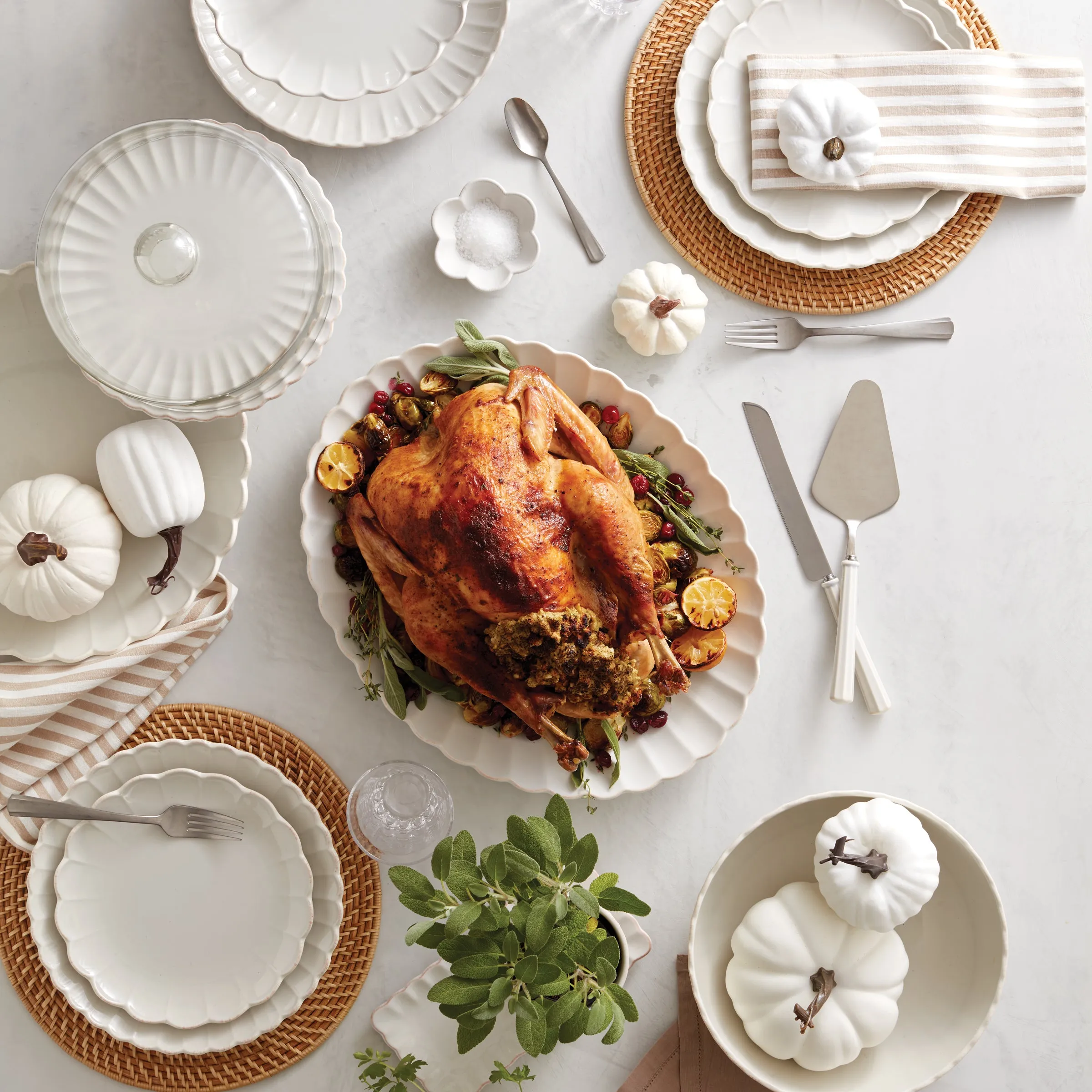 French Perle Scallop 12-Piece Dinnerware Set