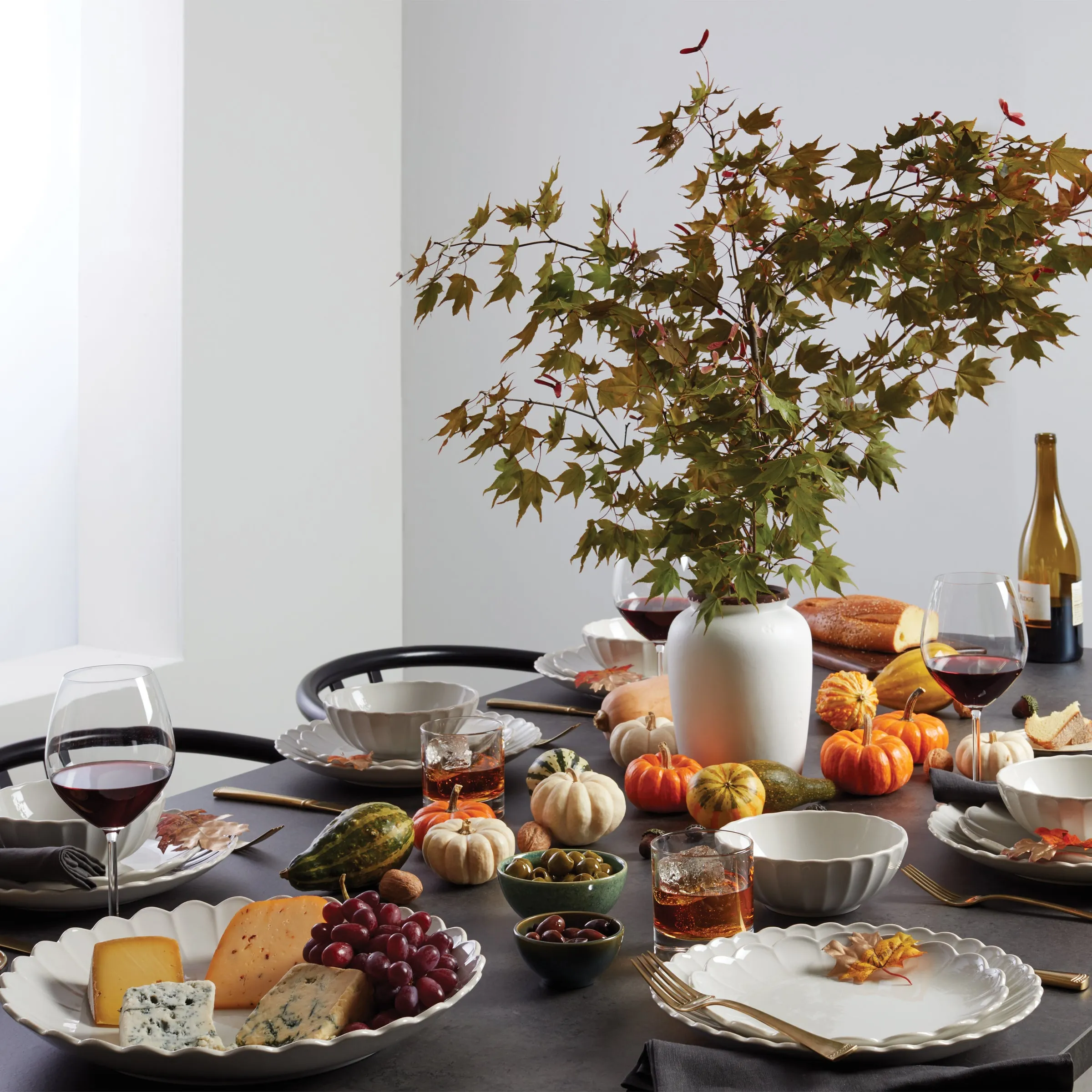 French Perle Scallop 12-Piece Dinnerware Set