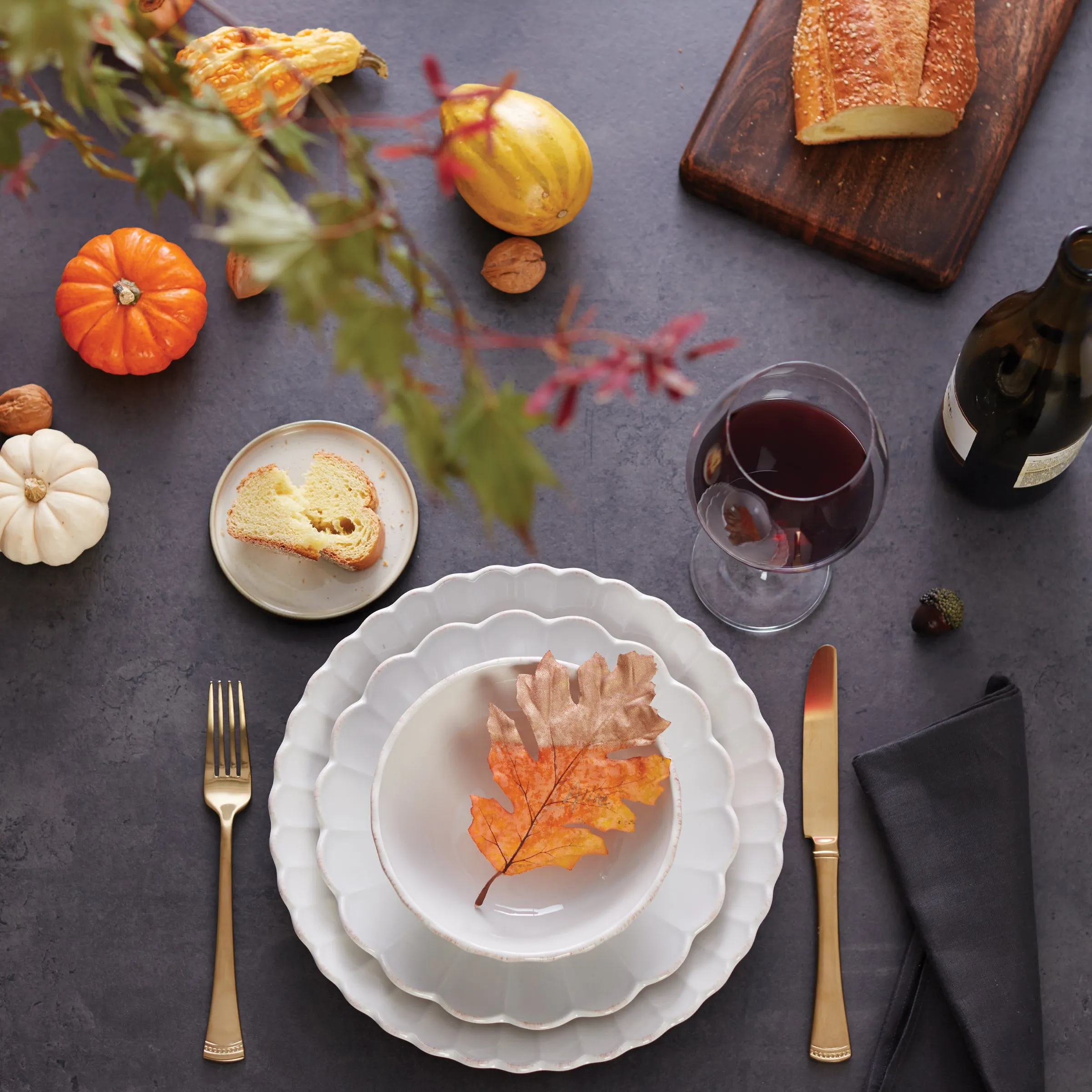 French Perle Scallop 12-Piece Dinnerware Set