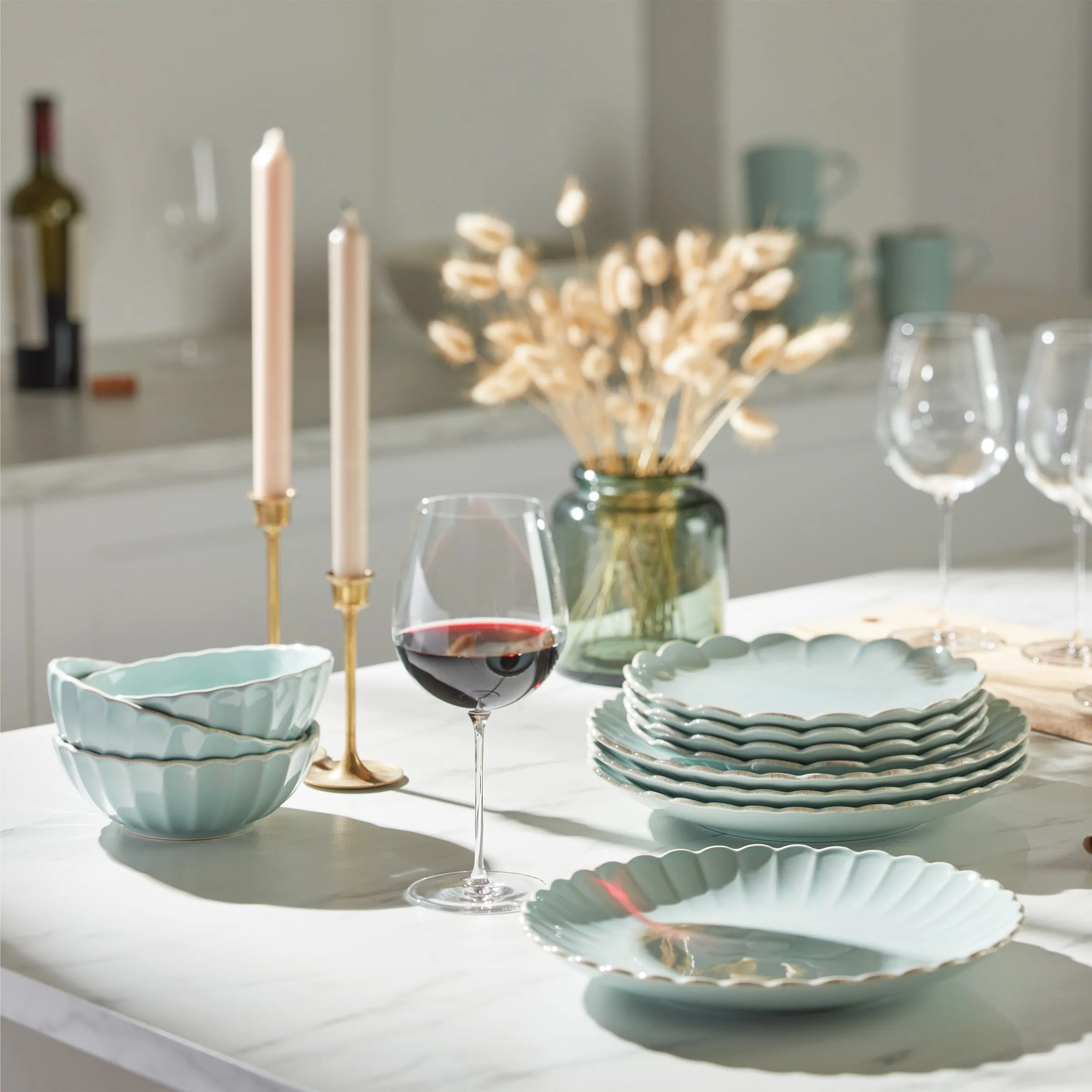 French Perle Scallop 12-Piece Dinnerware Set