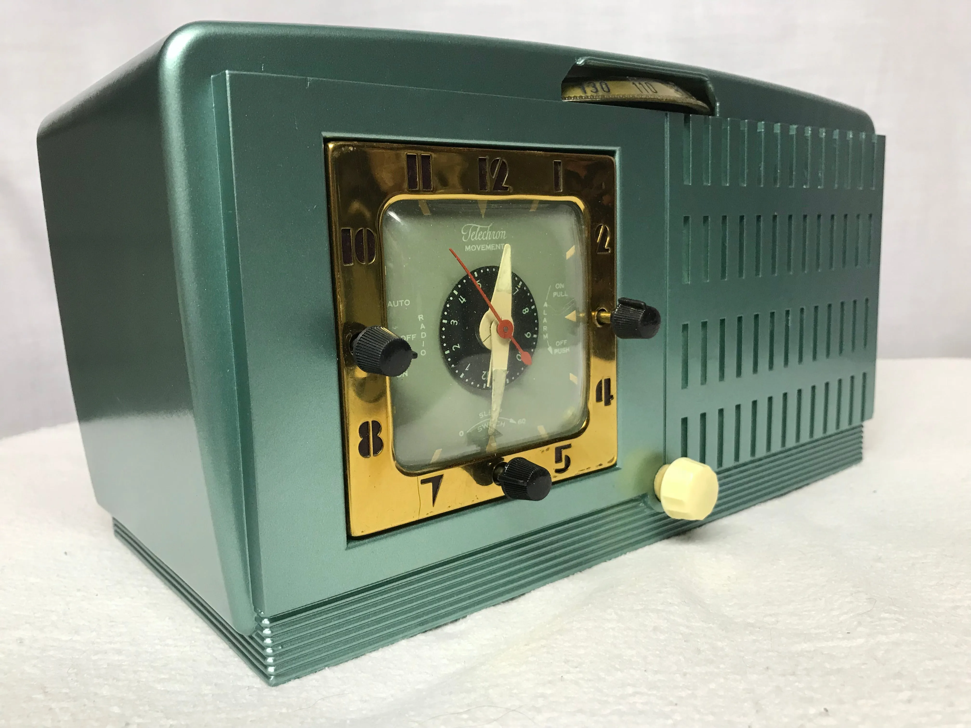 General Electric model 867 Tube Radio With Bluetooth input.