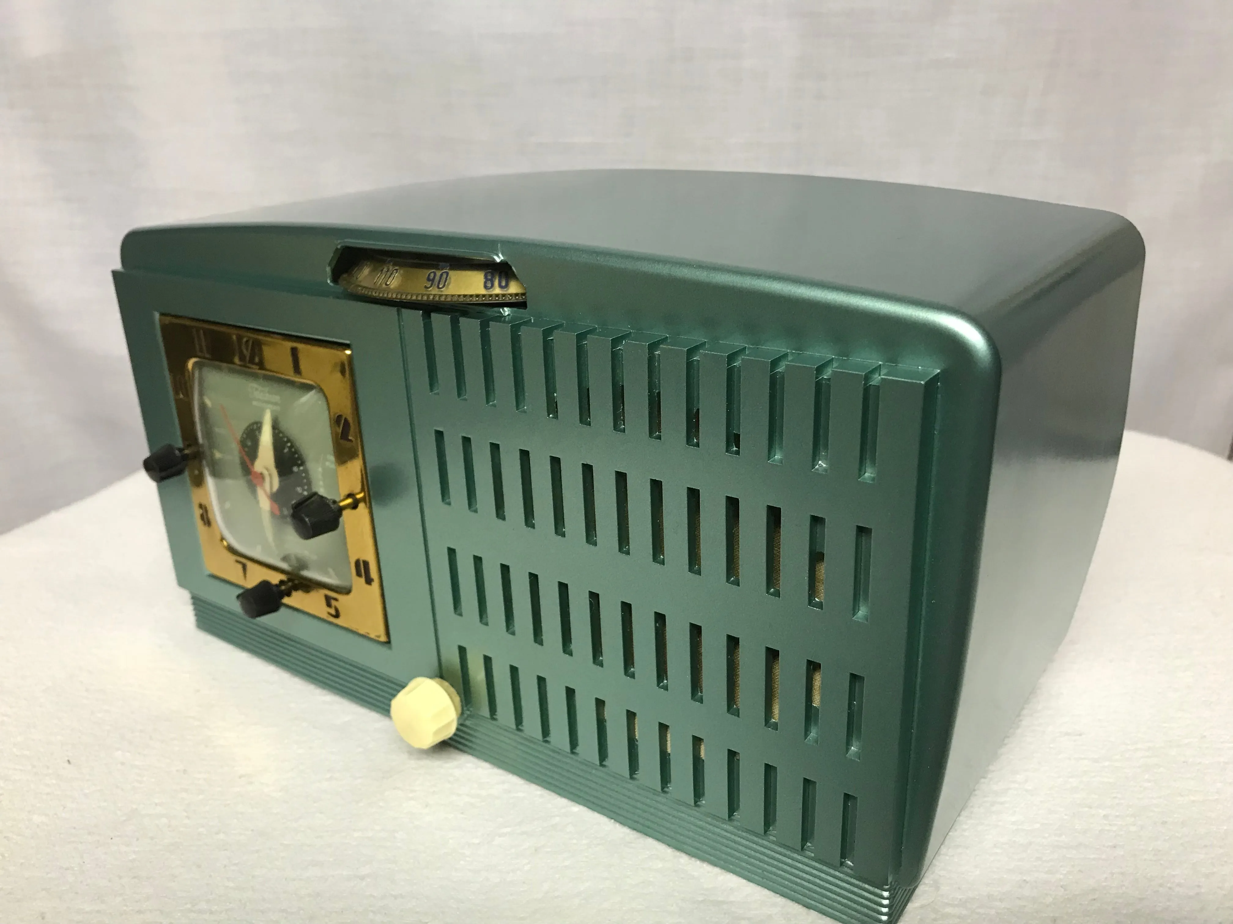 General Electric model 867 Tube Radio With Bluetooth input.