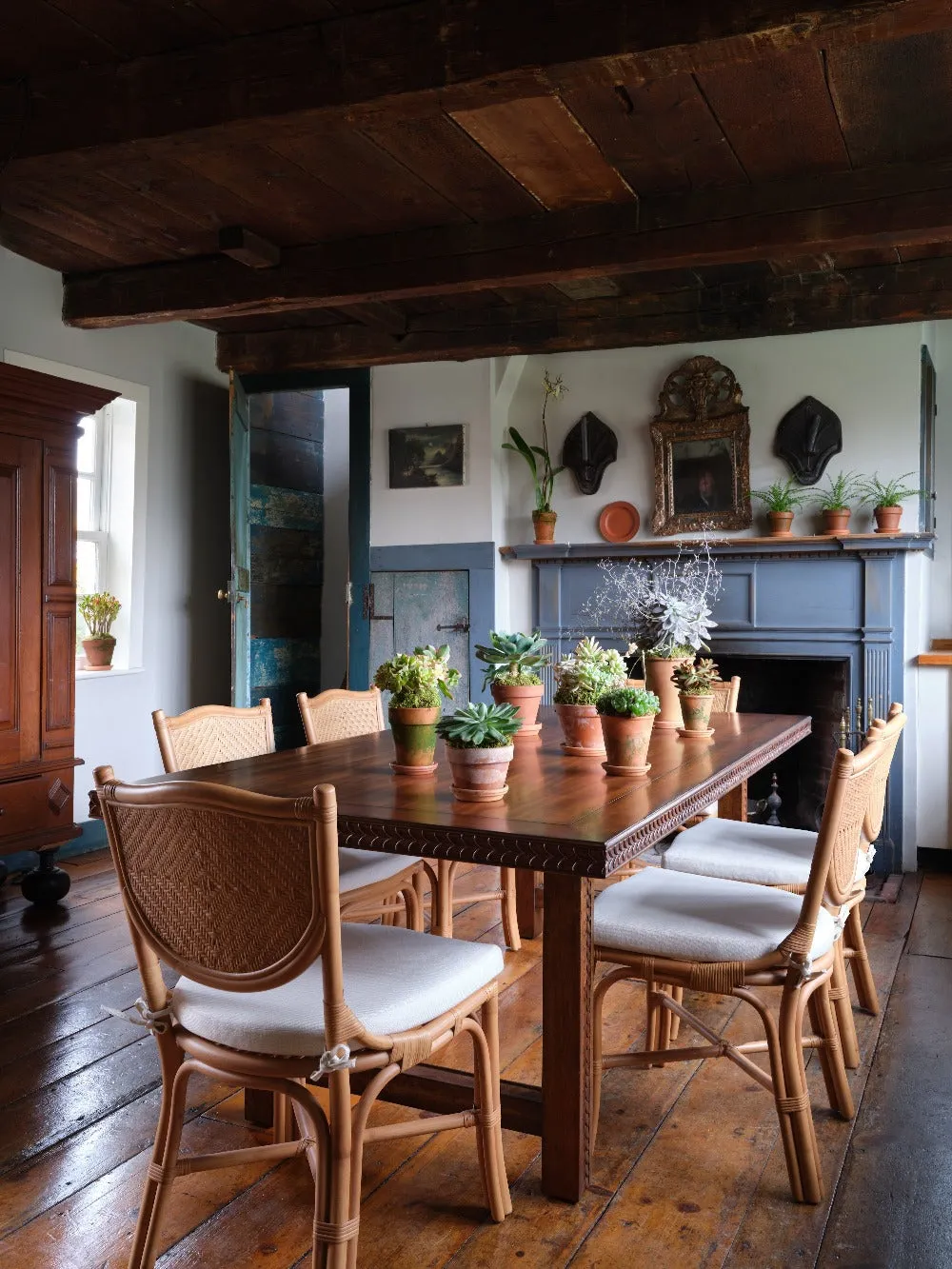 Holland Dining Table