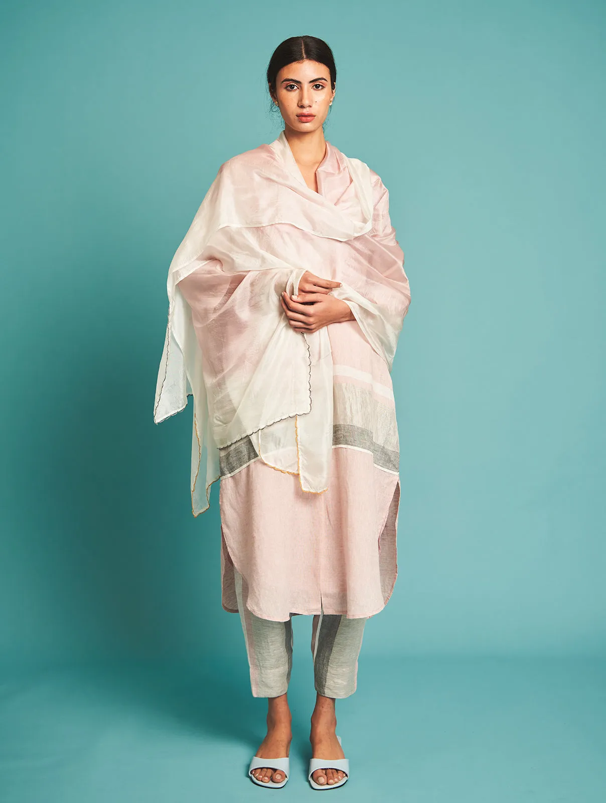 Manan   I   Nia Striped Linen Kurta - Blush  Border Collection