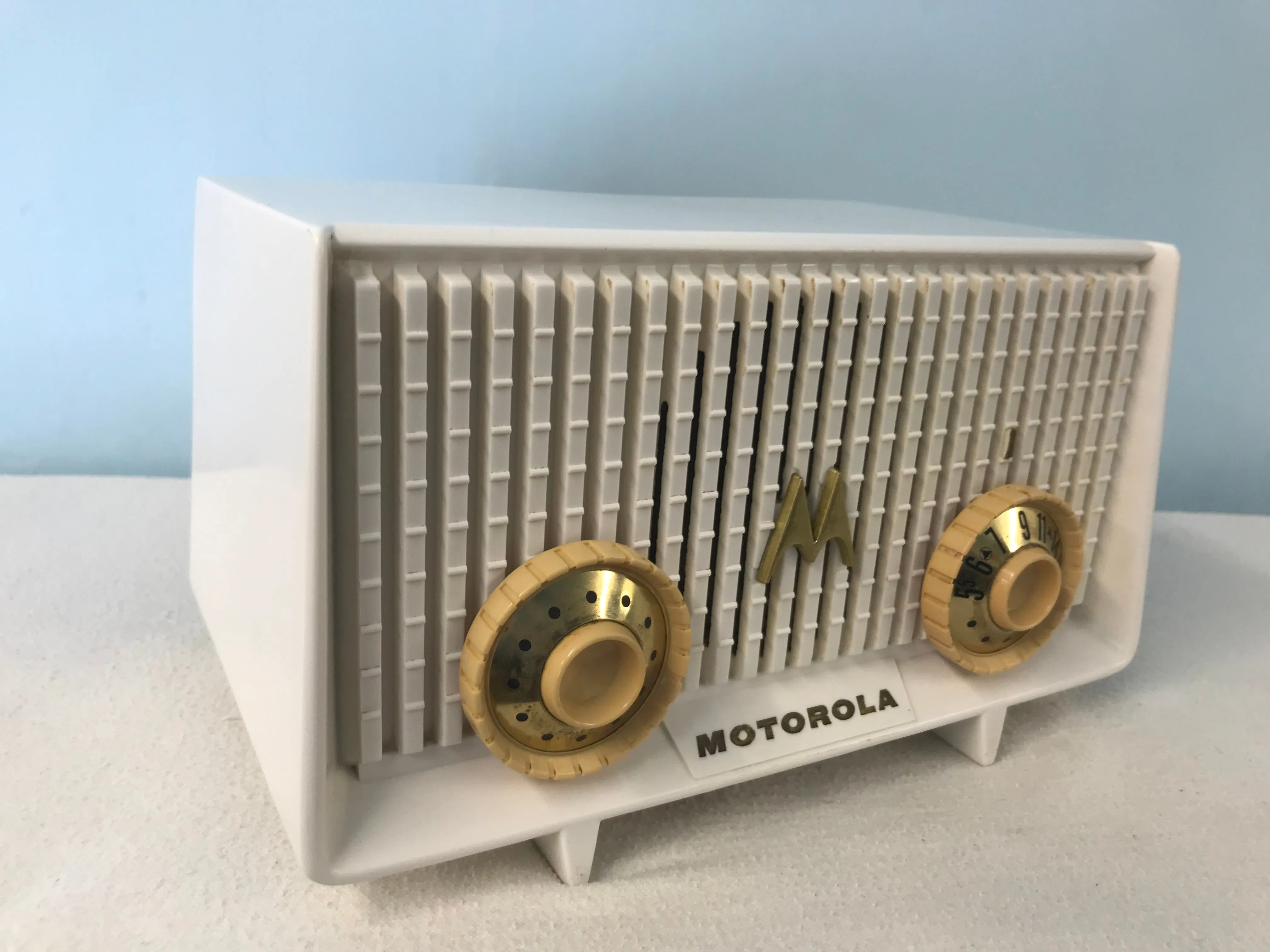 Motorola 56R Tube Radio With Bluetooth input.