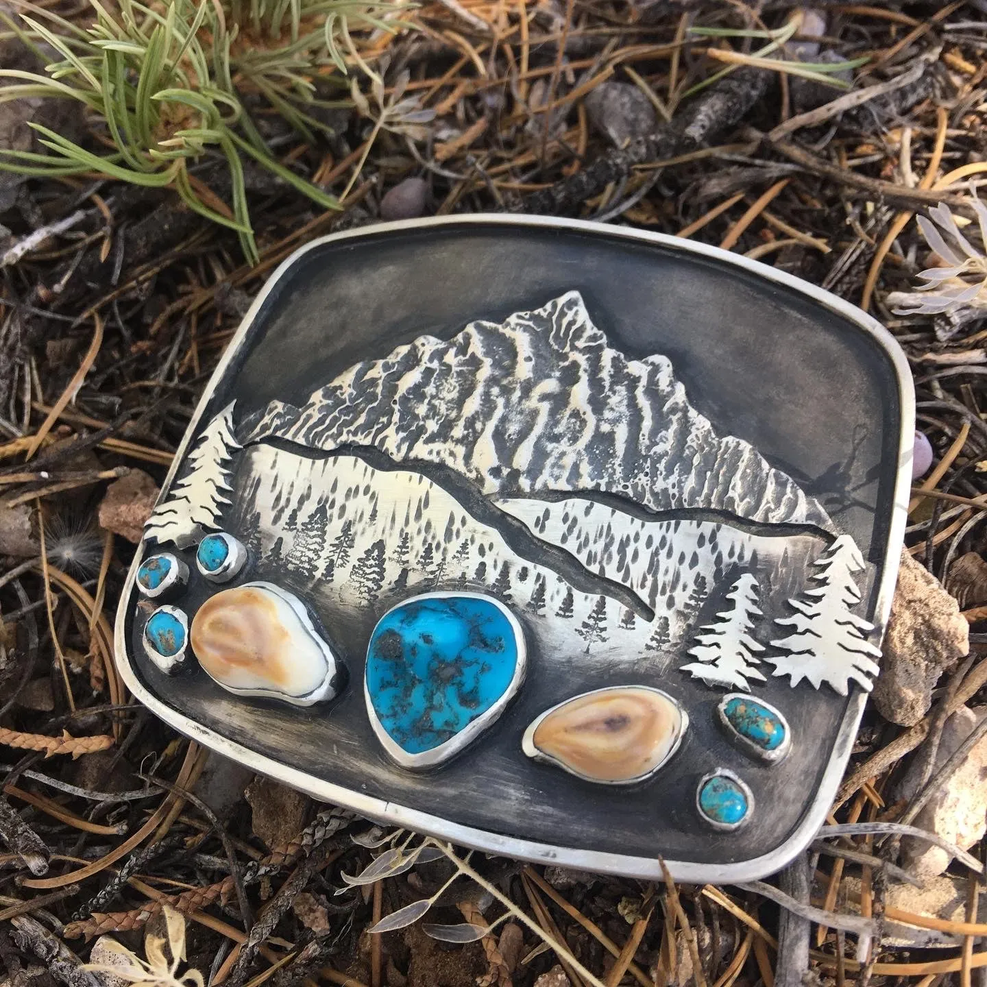 ‘Mountain Boulders’ Belt Buckle