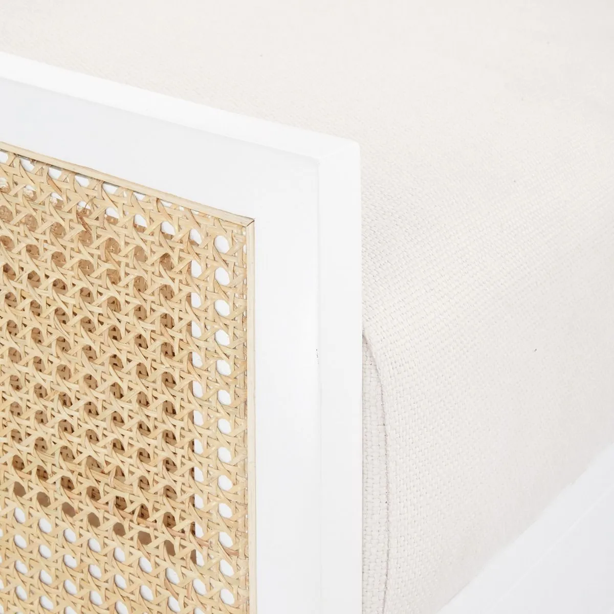 Raleigh Club Chair / Eggshell White