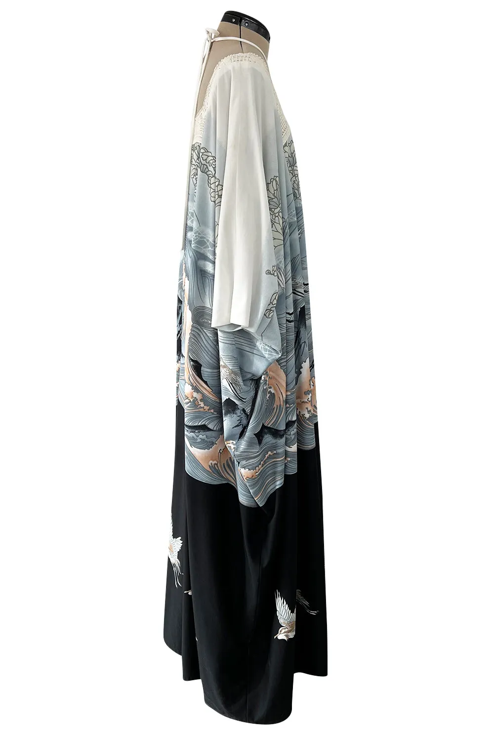 Spectacular 1970s Jean Varon Crane Print Jersey Caftan Dress w Hand Crocheted Collar